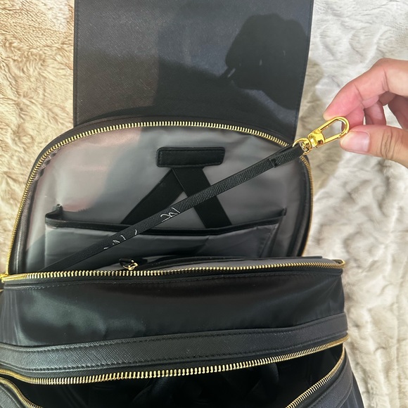 Lux & Nyx THE ZOE 15” LAPTOP BACKPACK black with gold hardware - Picture 15 of 15